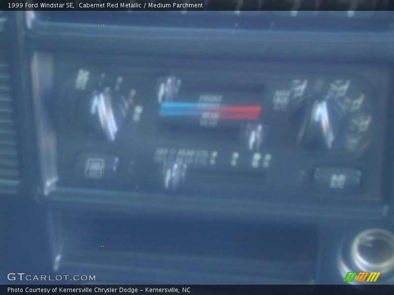 Cabernet Red Metallic / Medium Parchment 1999 Ford Windstar SE