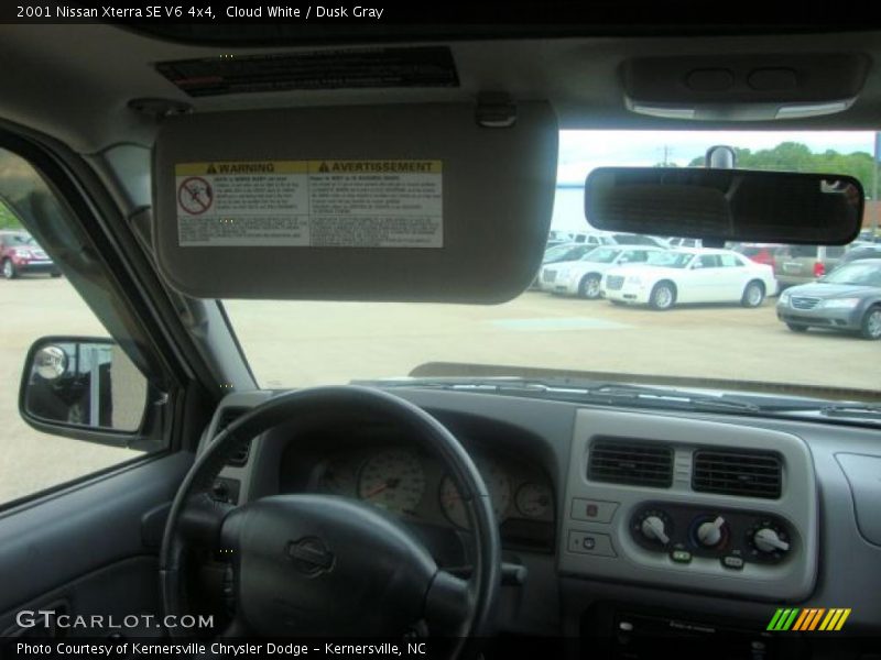 Cloud White / Dusk Gray 2001 Nissan Xterra SE V6 4x4