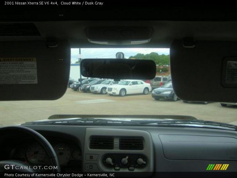 Cloud White / Dusk Gray 2001 Nissan Xterra SE V6 4x4