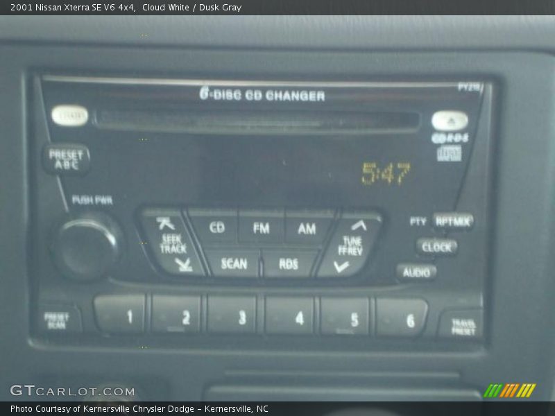 Cloud White / Dusk Gray 2001 Nissan Xterra SE V6 4x4