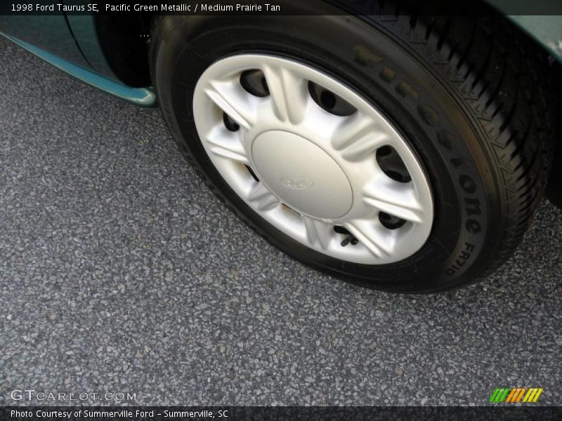 Pacific Green Metallic / Medium Prairie Tan 1998 Ford Taurus SE