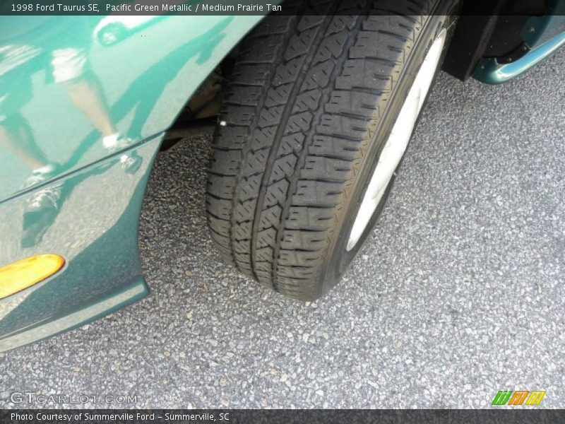Pacific Green Metallic / Medium Prairie Tan 1998 Ford Taurus SE