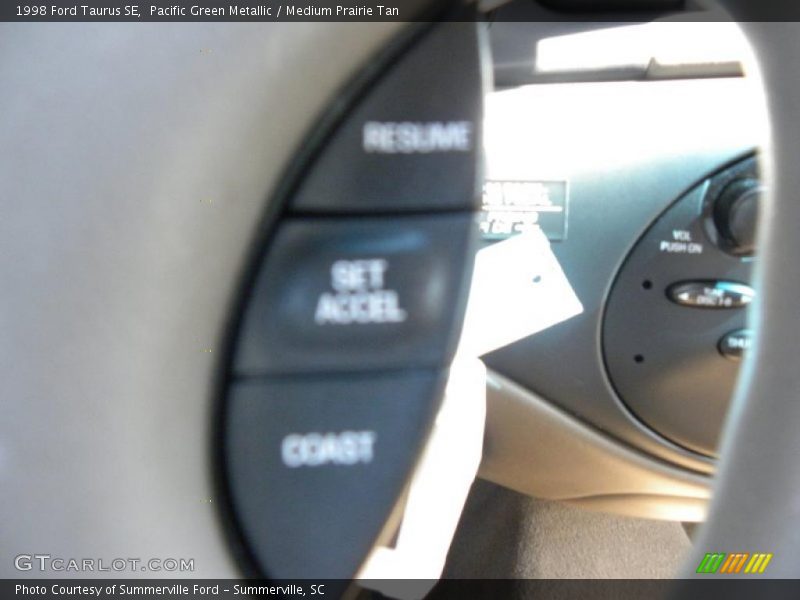 Pacific Green Metallic / Medium Prairie Tan 1998 Ford Taurus SE
