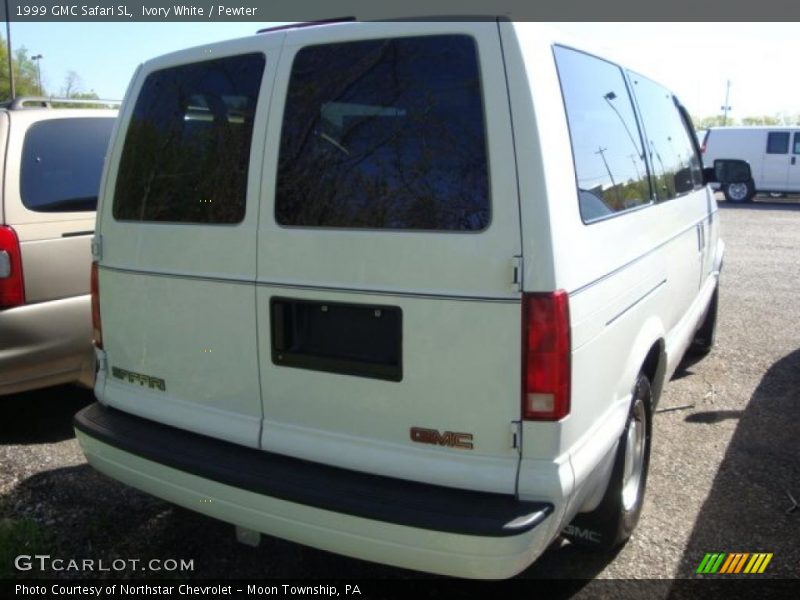 Ivory White / Pewter 1999 GMC Safari SL