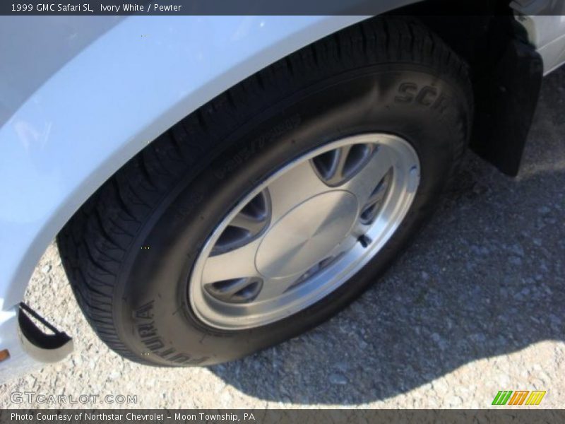 Ivory White / Pewter 1999 GMC Safari SL