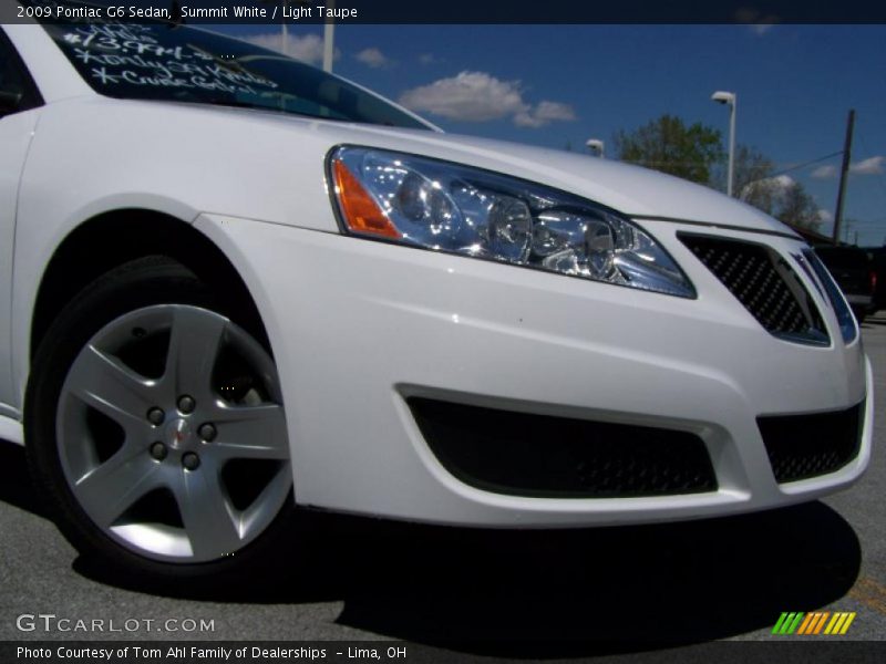 Summit White / Light Taupe 2009 Pontiac G6 Sedan