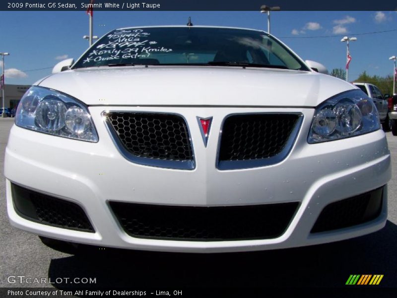 Summit White / Light Taupe 2009 Pontiac G6 Sedan