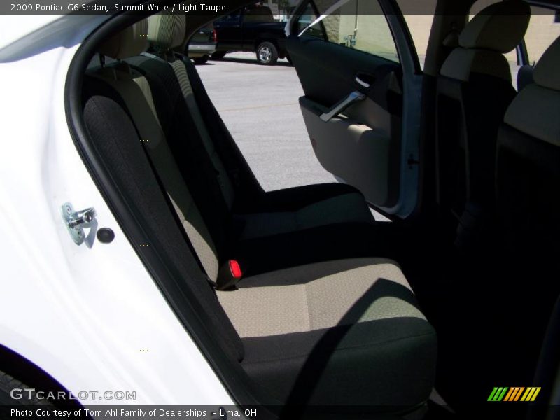 Summit White / Light Taupe 2009 Pontiac G6 Sedan