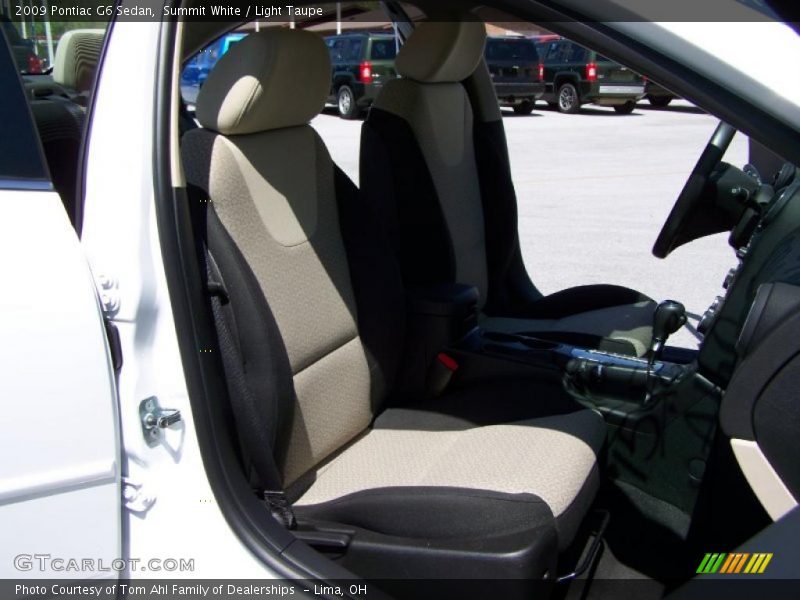 Summit White / Light Taupe 2009 Pontiac G6 Sedan