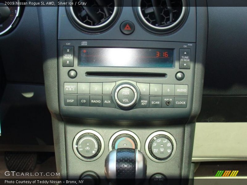 Silver Ice / Gray 2009 Nissan Rogue SL AWD