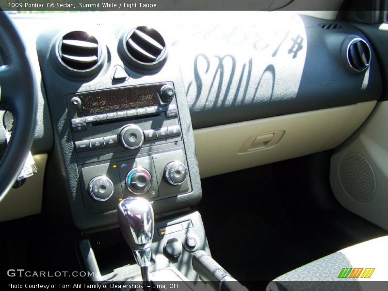 Summit White / Light Taupe 2009 Pontiac G6 Sedan