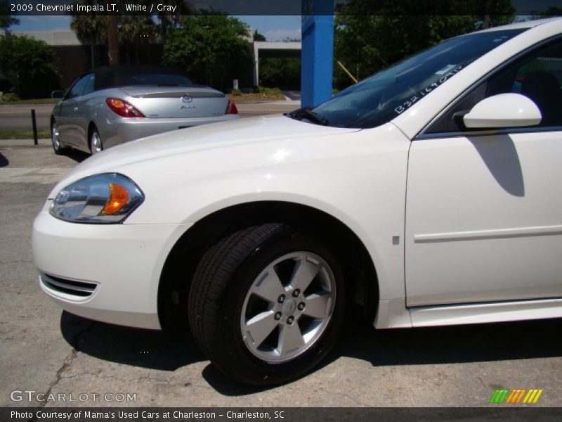 White / Gray 2009 Chevrolet Impala LT