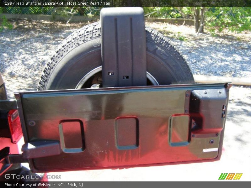 Moss Green Pearl / Tan 1997 Jeep Wrangler Sahara 4x4