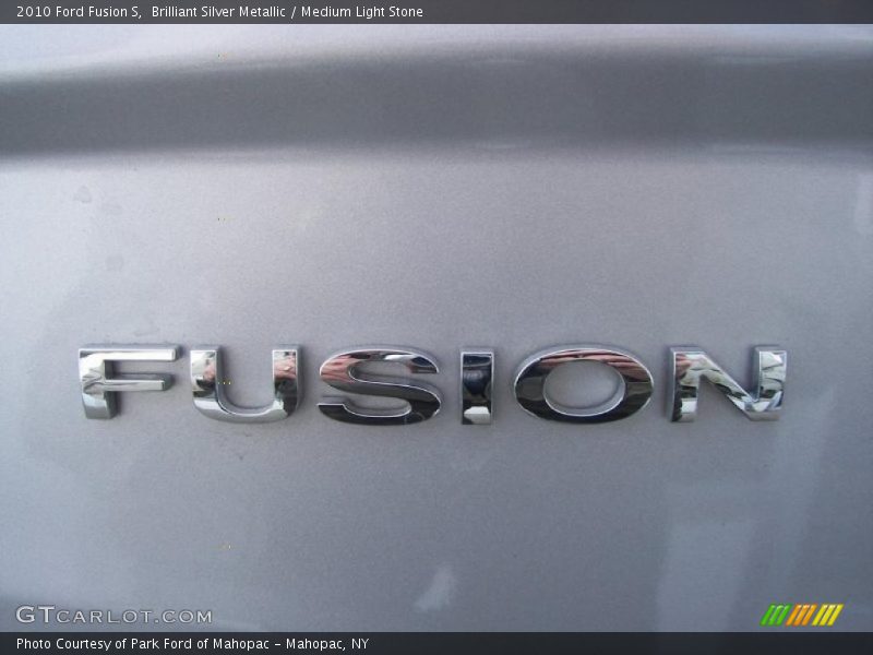 Brilliant Silver Metallic / Medium Light Stone 2010 Ford Fusion S