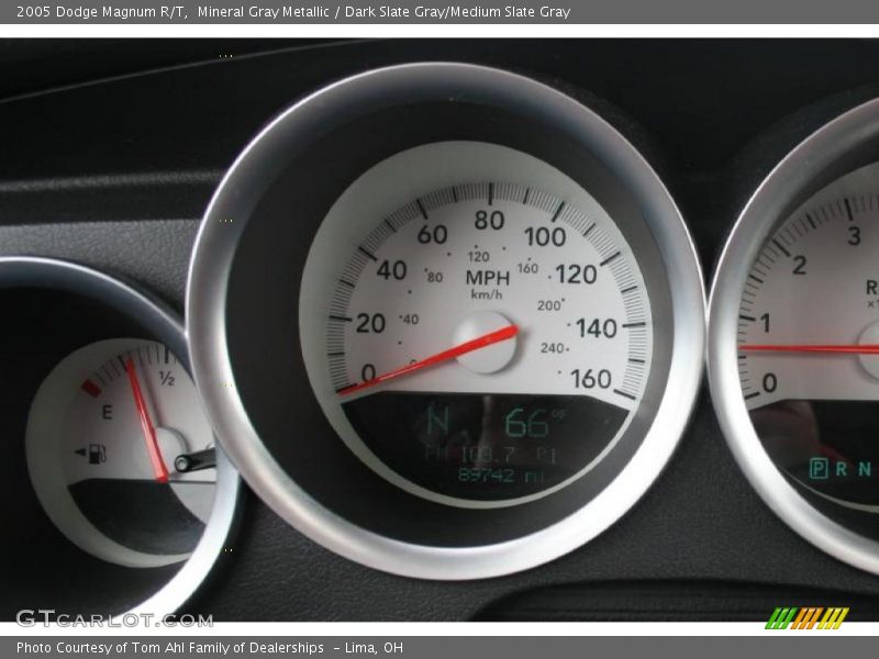 Mineral Gray Metallic / Dark Slate Gray/Medium Slate Gray 2005 Dodge Magnum R/T