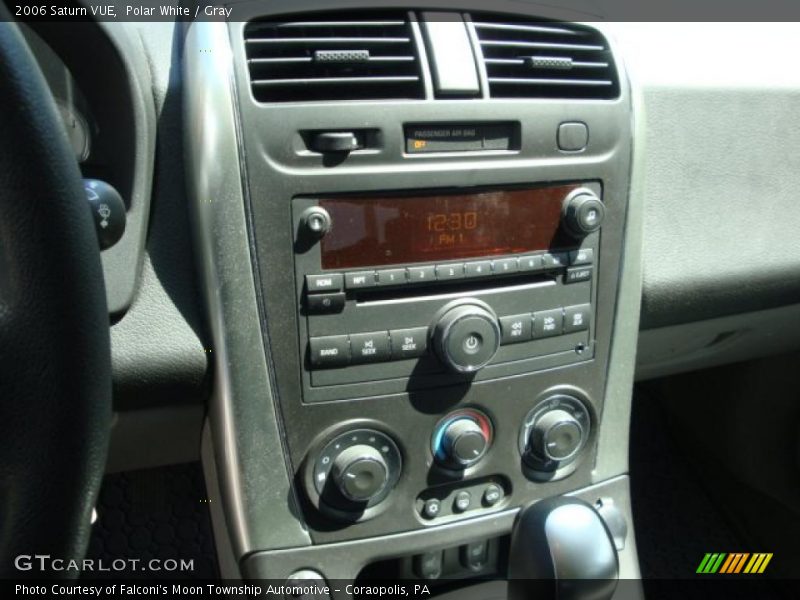 Polar White / Gray 2006 Saturn VUE
