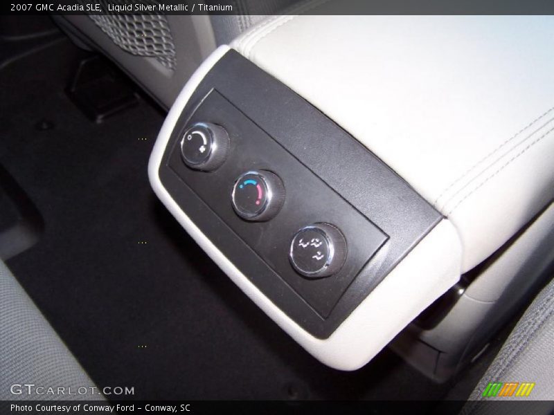 Liquid Silver Metallic / Titanium 2007 GMC Acadia SLE