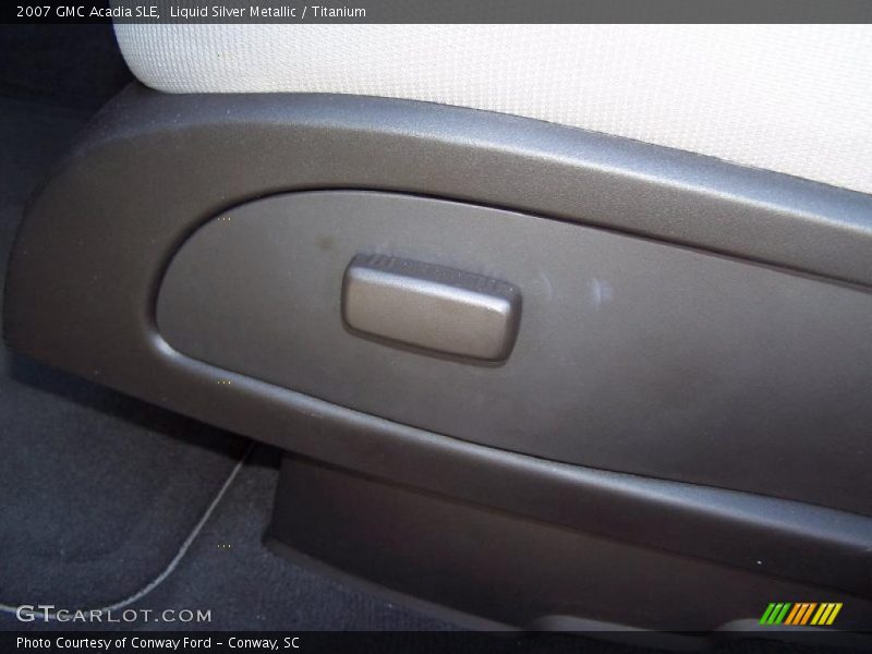 Liquid Silver Metallic / Titanium 2007 GMC Acadia SLE