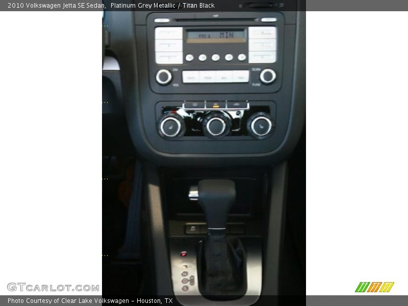 Platinum Grey Metallic / Titan Black 2010 Volkswagen Jetta SE Sedan