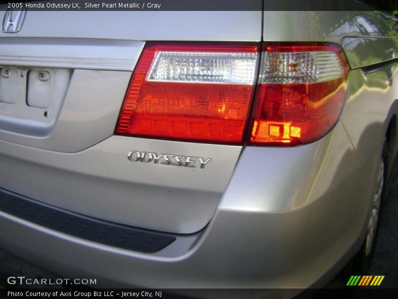 Silver Pearl Metallic / Gray 2005 Honda Odyssey LX