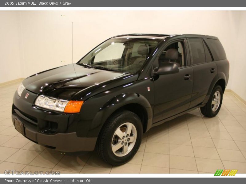 Black Onyx / Gray 2005 Saturn VUE