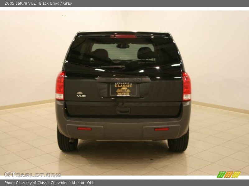 Black Onyx / Gray 2005 Saturn VUE