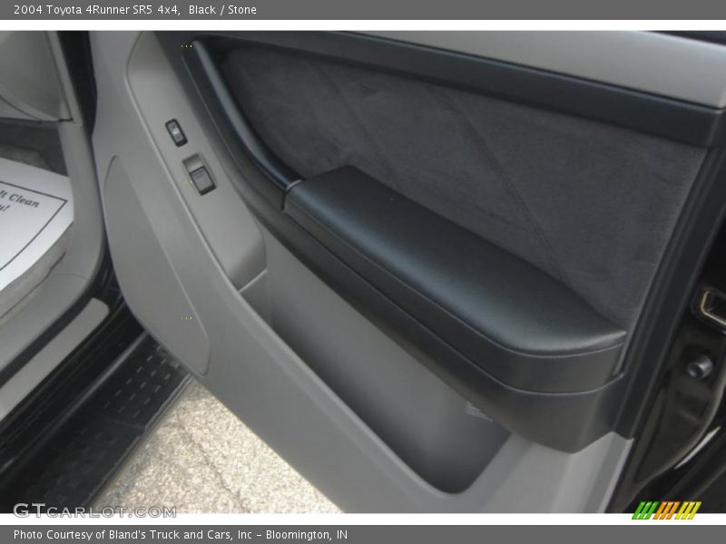 Black / Stone 2004 Toyota 4Runner SR5 4x4
