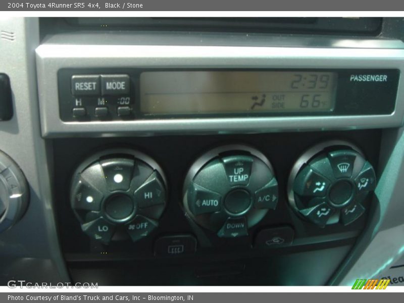 Black / Stone 2004 Toyota 4Runner SR5 4x4