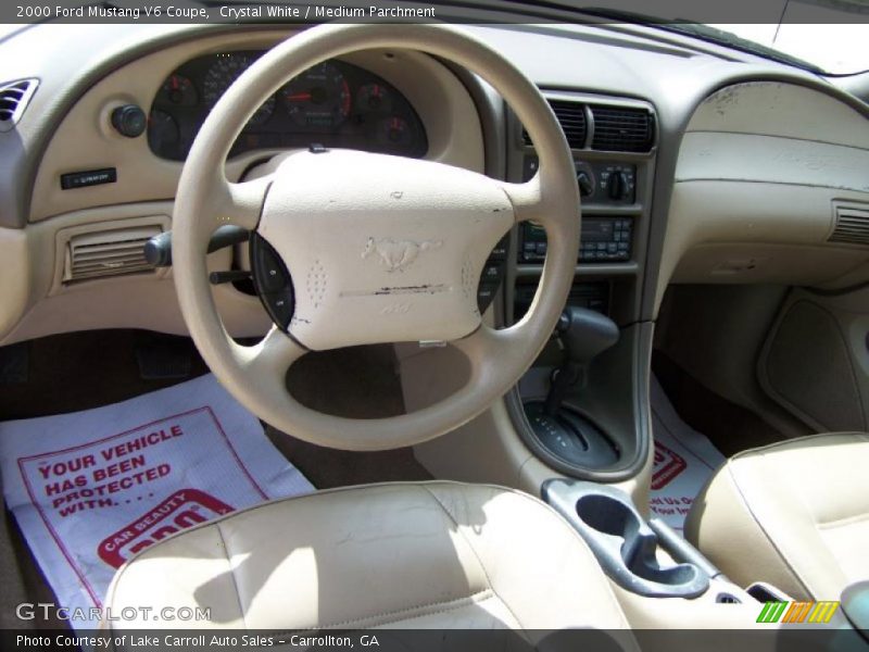 Crystal White / Medium Parchment 2000 Ford Mustang V6 Coupe
