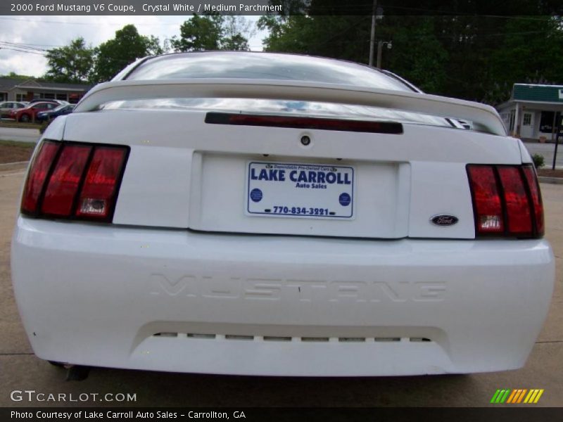 Crystal White / Medium Parchment 2000 Ford Mustang V6 Coupe