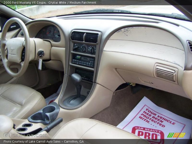 Crystal White / Medium Parchment 2000 Ford Mustang V6 Coupe