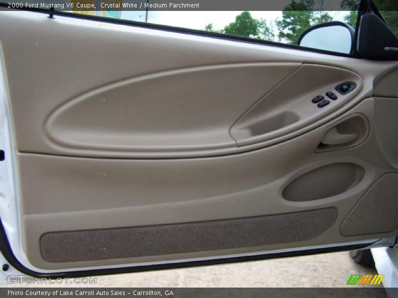 Crystal White / Medium Parchment 2000 Ford Mustang V6 Coupe