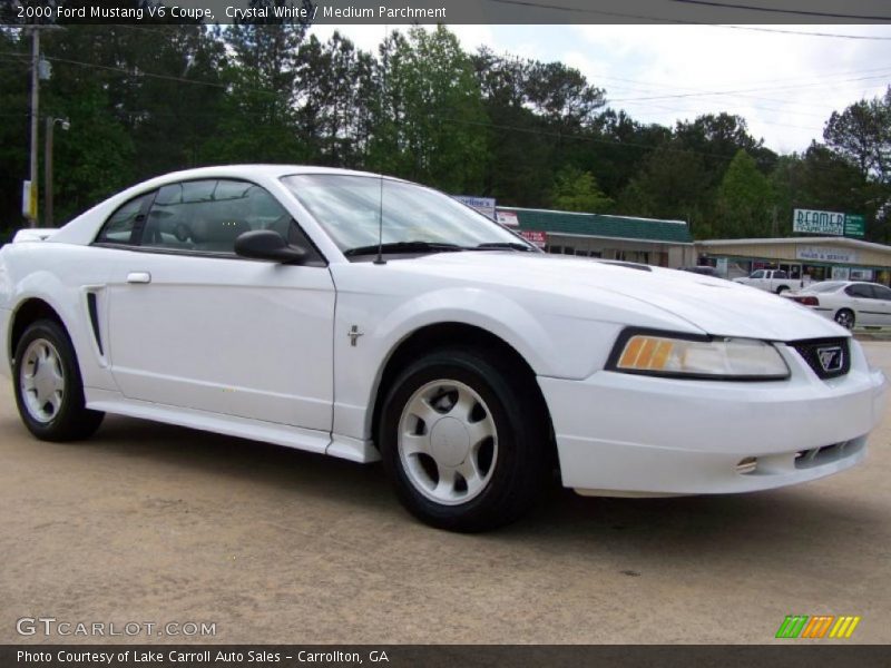 Crystal White / Medium Parchment 2000 Ford Mustang V6 Coupe