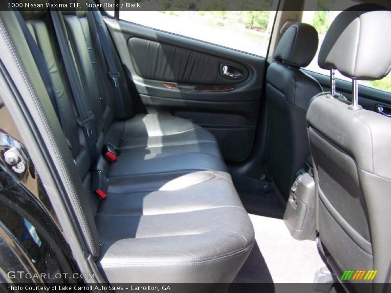 Super Black / Black 2000 Nissan Maxima GLE