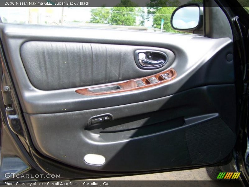 Super Black / Black 2000 Nissan Maxima GLE