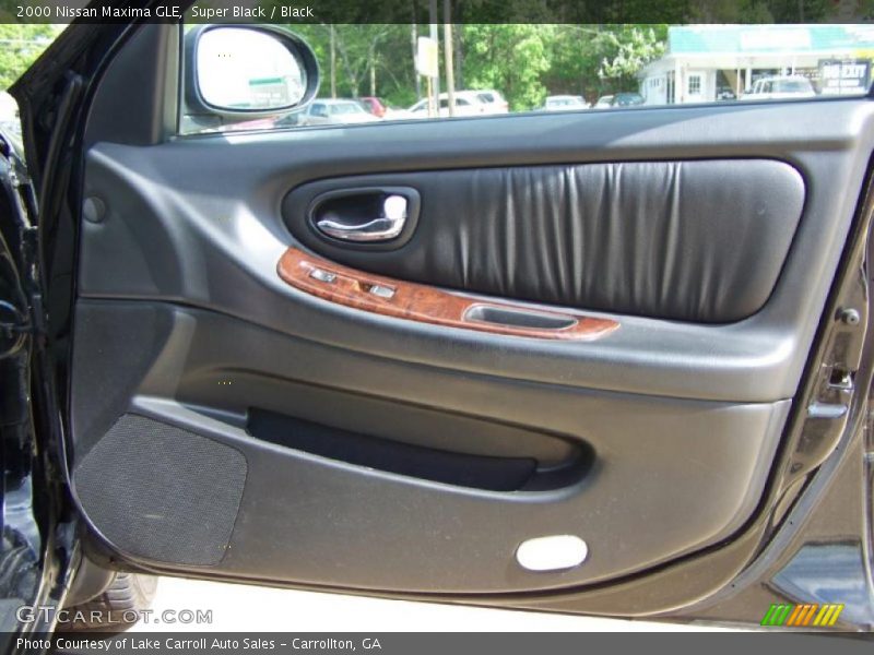 Super Black / Black 2000 Nissan Maxima GLE