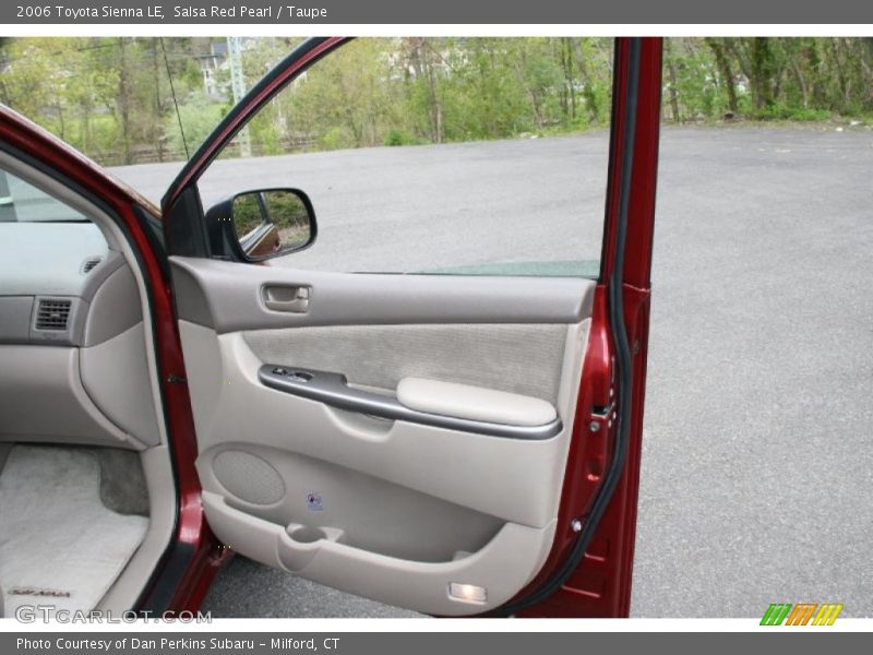 Salsa Red Pearl / Taupe 2006 Toyota Sienna LE