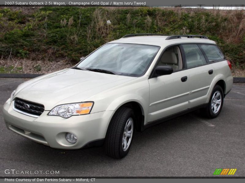 Champagne Gold Opal / Warm Ivory Tweed 2007 Subaru Outback 2.5i Wagon