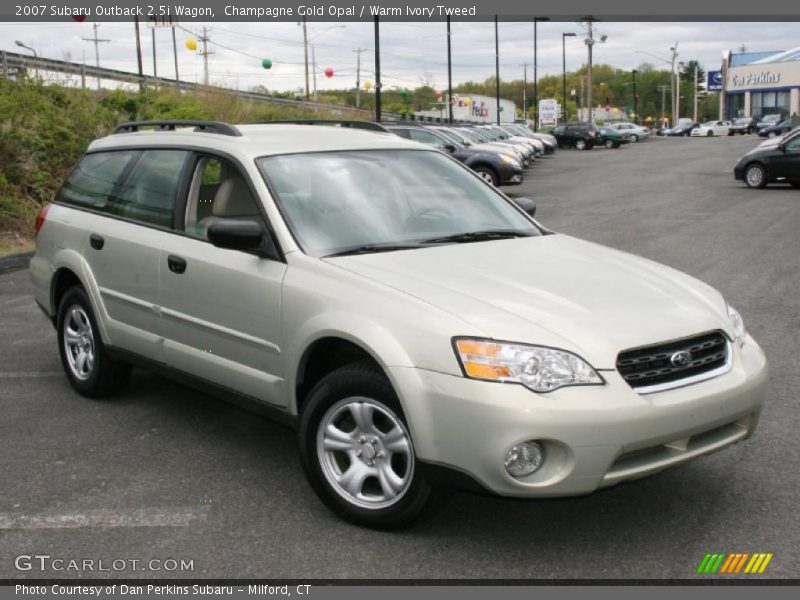 Champagne Gold Opal / Warm Ivory Tweed 2007 Subaru Outback 2.5i Wagon
