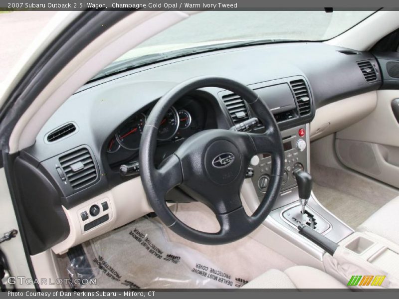 Champagne Gold Opal / Warm Ivory Tweed 2007 Subaru Outback 2.5i Wagon