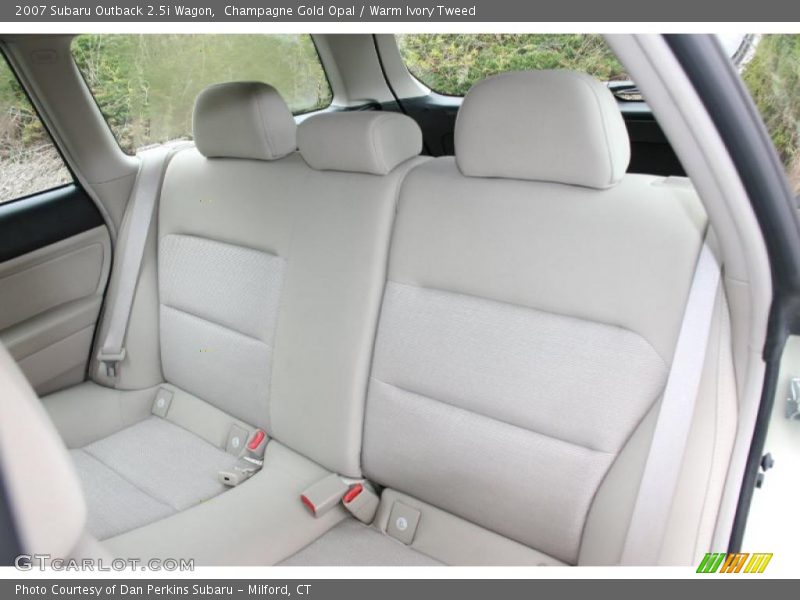 Champagne Gold Opal / Warm Ivory Tweed 2007 Subaru Outback 2.5i Wagon