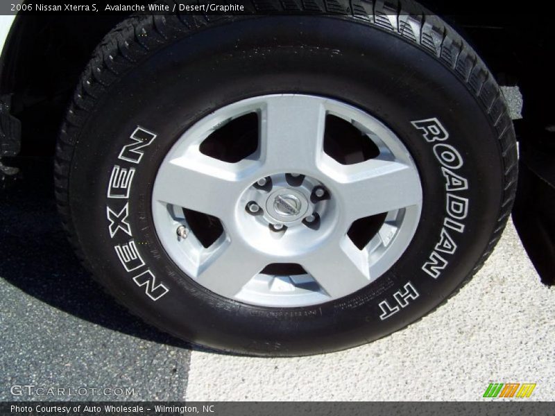 Avalanche White / Desert/Graphite 2006 Nissan Xterra S