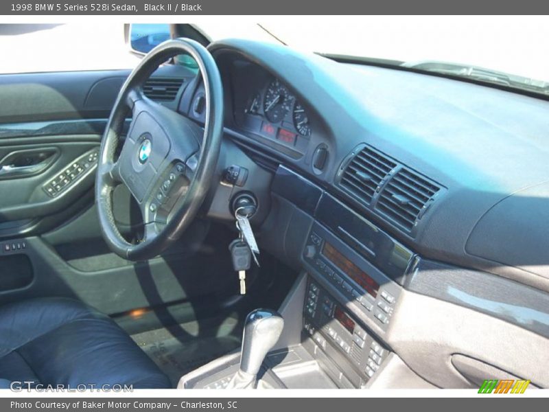 Black II / Black 1998 BMW 5 Series 528i Sedan