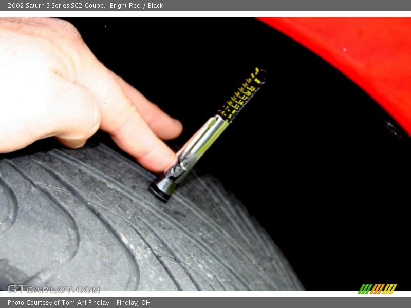 Bright Red / Black 2002 Saturn S Series SC2 Coupe
