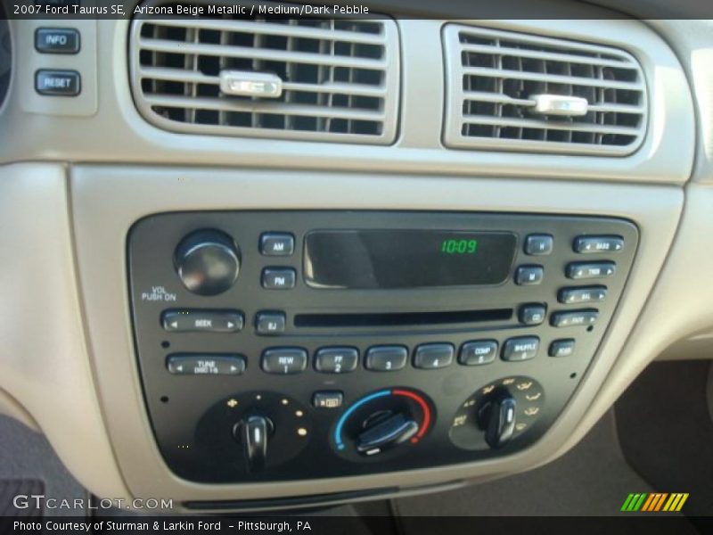 Arizona Beige Metallic / Medium/Dark Pebble 2007 Ford Taurus SE