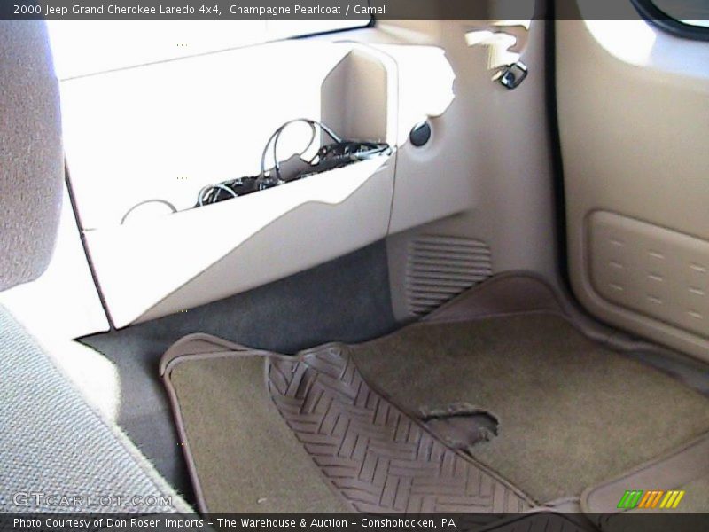 Champagne Pearlcoat / Camel 2000 Jeep Grand Cherokee Laredo 4x4