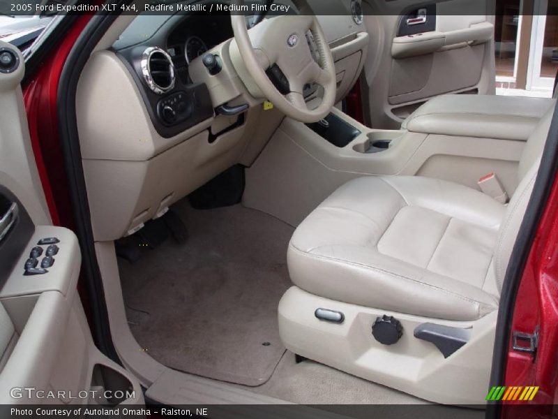 Redfire Metallic / Medium Flint Grey 2005 Ford Expedition XLT 4x4