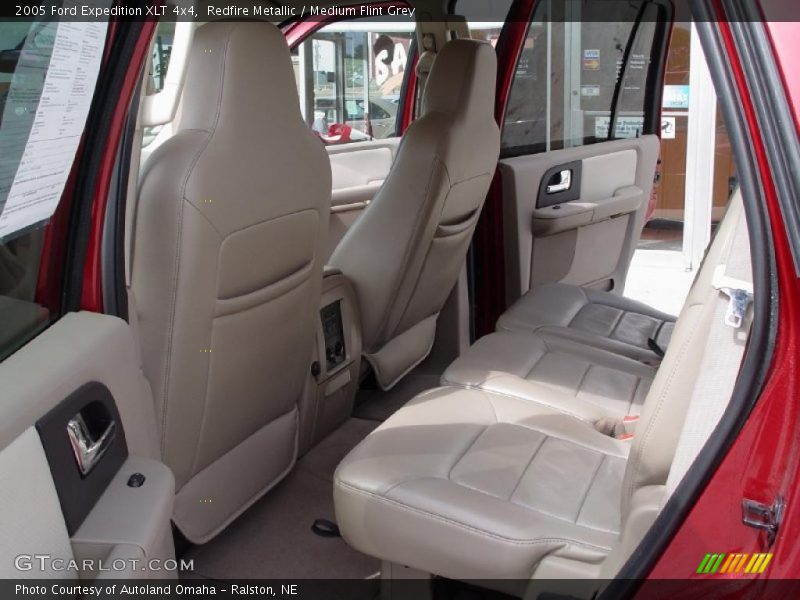 Redfire Metallic / Medium Flint Grey 2005 Ford Expedition XLT 4x4