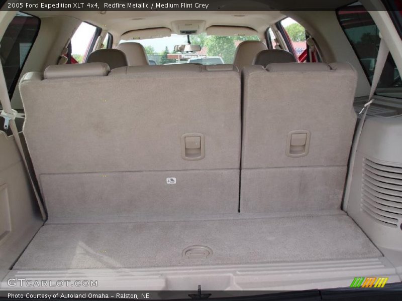 Redfire Metallic / Medium Flint Grey 2005 Ford Expedition XLT 4x4