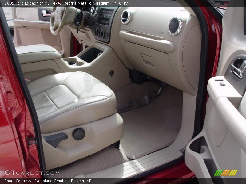 Redfire Metallic / Medium Flint Grey 2005 Ford Expedition XLT 4x4